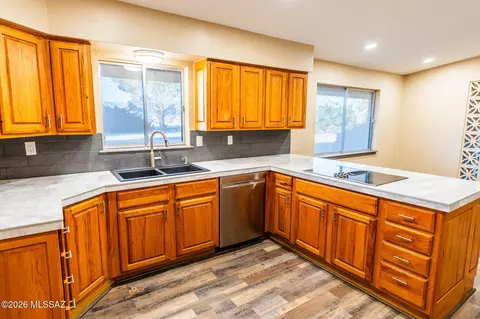Kitchen - 27197 S Brookerson Rd, Willcox, AZ 85643 photo 4 of 5