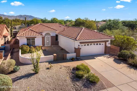 9402 N Wishing Star Dr, Tucson, AZ 85743