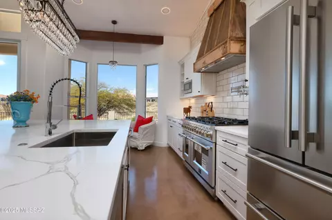 Kitchen - 38322 S Golf Course Dr, Saddlebrooke, AZ 85739 photo 4 of 7