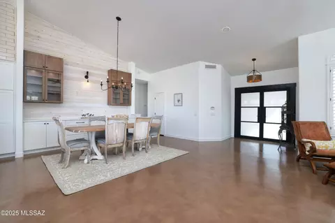 Dining - 38322 S Golf Course Dr, Saddlebrooke, AZ 85739 photo 1 of 2
