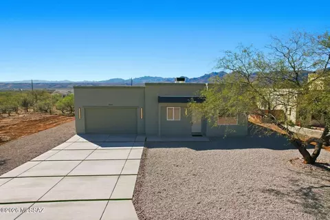 1804 Japon Ct, Rio Rico, AZ 85648