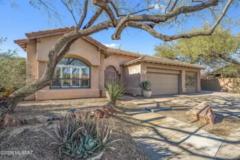 960 S Kinghet Pl, Tucson, AZ 85748