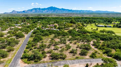 2333 Balderrain Ln, Tubac, AZ 85646