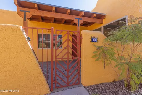 6255 N Camino Pimeria Alta #14, Tucson, AZ 85718