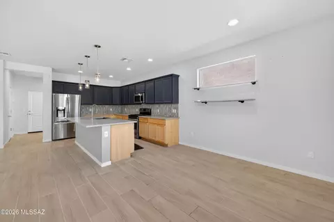 Kitchen - 10381 E Painted Turtle Ln, Tucson, AZ 85747 photo 4 of 5