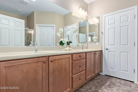 Bath - 13975 E Stanhope Blvd, Vail, AZ 85641 photo 1 of 2