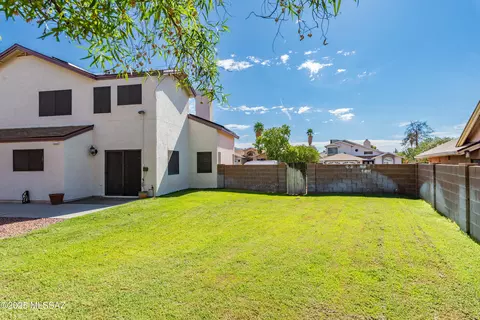 Exterior - 9151 N Eaglestone Loop, Tucson, AZ 85742 photo 3 of 8