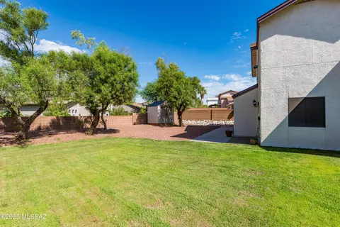 Exterior - 9151 N Eaglestone Loop, Tucson, AZ 85742 photo 5 of 8
