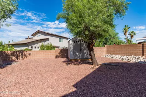 Exterior - 9151 N Eaglestone Loop, Tucson, AZ 85742 photo 6 of 8