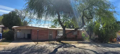 1445 W La Pasadita St, Tucson, AZ 85705