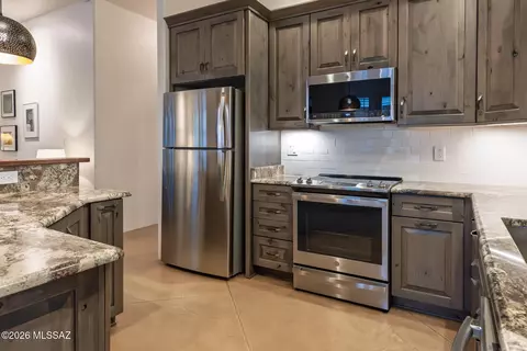 Kitchen - 466 E Codd St, Tucson, AZ 85701 photo 7 of 7