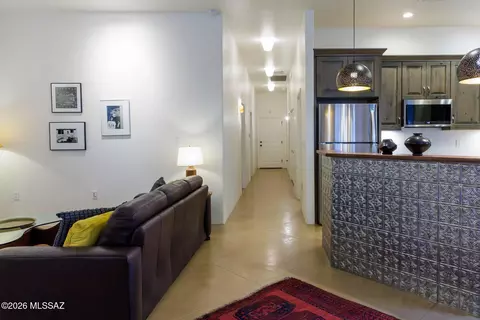 Entry Way - 466 E Codd St, Tucson, AZ 85701 photo 1 of 1