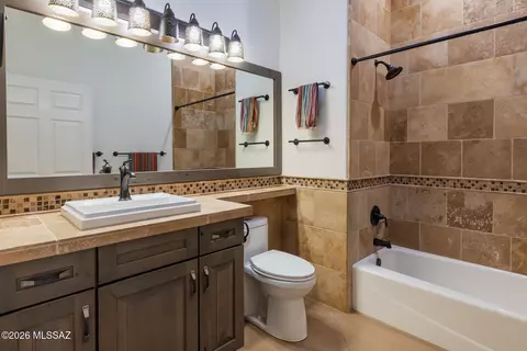 Bath - 466 E Codd St, Tucson, AZ 85701 photo 3 of 4