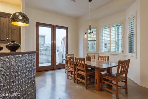 Dining - 466 E Codd St, Tucson, AZ 85701 photo 1 of 2