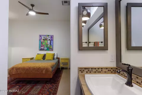 Bedroom - 466 E Codd St, Tucson, AZ 85701 photo 3 of 6