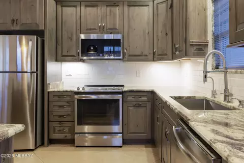 Kitchen - 466 E Codd St, Tucson, AZ 85701 photo 5 of 7