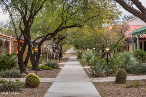 Exterior - 466 E Codd St, Tucson, AZ 85701 photo 1 of 7