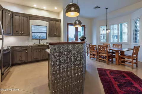 Kitchen - 466 E Codd St, Tucson, AZ 85701 photo 2 of 7