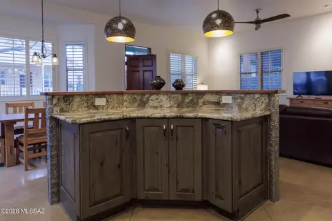 Kitchen - 466 E Codd St, Tucson, AZ 85701 photo 4 of 7