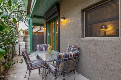 Exterior - 466 E Codd St, Tucson, AZ 85701 photo 2 of 7