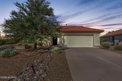 2587 E Dome Ct, Green Valley, AZ 85614