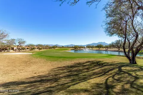 2587 E Dome Ct, Green Valley, AZ 85614