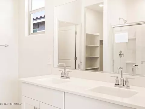 6909 W Sweetshade Ln, Tucson, AZ 85757