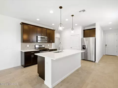 9763 N Summerstone Ave, Tucson, AZ 85743