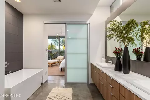 Bath - 2408 E 7th St, Tucson, AZ 85719 photo 3 of 4