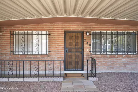740 S Columbus Blvd, Tucson, AZ 85711