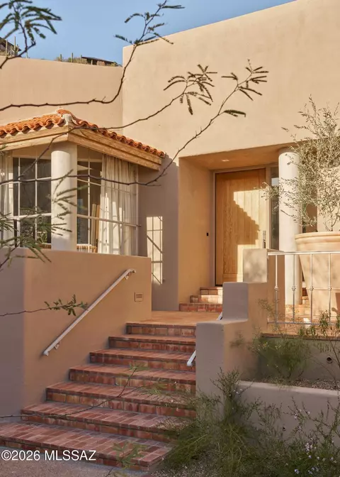 6482 N Ventana Canyon Dr, Tucson, AZ 85750