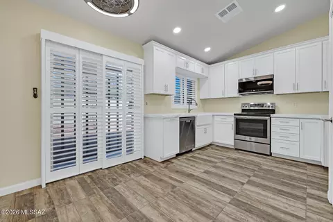 1260 W Crystal Palace Pl, Tucson, AZ 85737