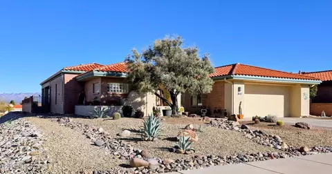 4723 S Prairie Hills Dr, Green Valley, AZ 85622