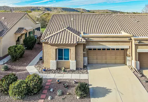 524 W Aspenwood St, Green Valley, AZ 85614