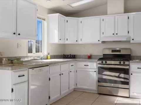 13647 E Bright Sky Loop, Vail, AZ 85641 photo 6