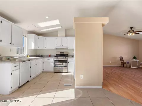 13647 E Bright Sky Loop, Vail, AZ 85641 photo 5