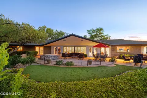 425 W Rapa Pl, Tucson, AZ 85737