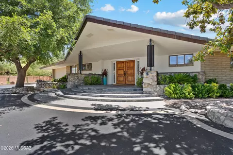 425 W Rapa Pl, Tucson, AZ 85737