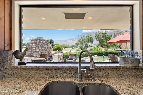 425 W Rapa Pl, Tucson, AZ 85737