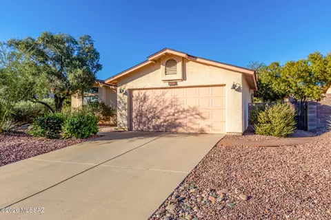 Exterior - 6803 N De Chelly Loop, Tucson, AZ 85741 photo 9 of 9