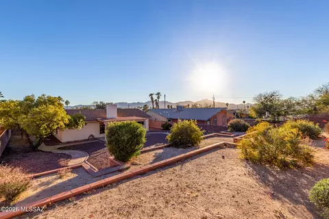 Exterior - 6803 N De Chelly Loop, Tucson, AZ 85741 photo 5 of 9
