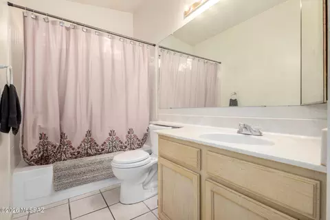 Bath - 6803 N De Chelly Loop, Tucson, AZ 85741 photo 2 of 2