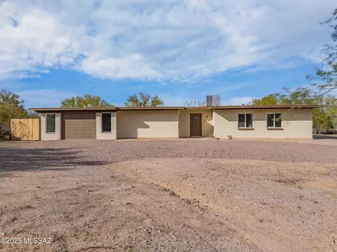2610 W Medici Dr, Tucson, AZ 85741