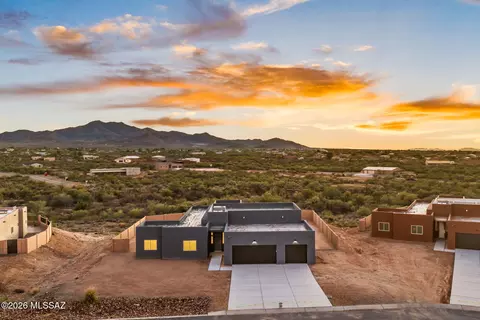1144 N Range Rider Pl, Vail, AZ 85641