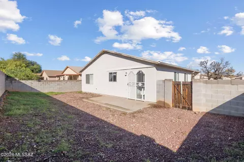 Exterior - 8986 E Weyburn Dr, Tucson, AZ 85730 photo 2 of 4
