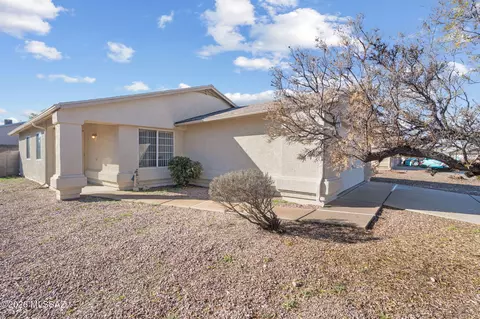 Exterior - 8986 E Weyburn Dr, Tucson, AZ 85730 photo 1 of 4