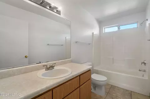 Bath - 8986 E Weyburn Dr, Tucson, AZ 85730 photo 1 of 2