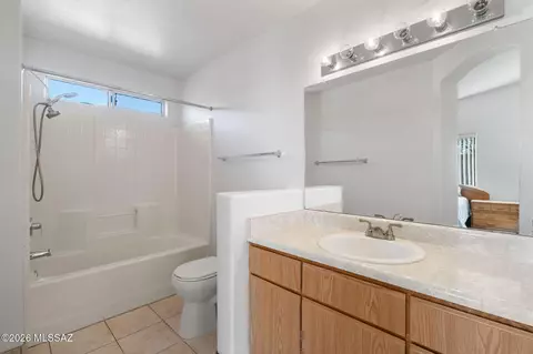 Bath - 8986 E Weyburn Dr, Tucson, AZ 85730 photo 2 of 2