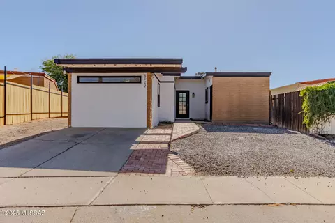 6922 N Northpoint Dr, Tucson, AZ 85741