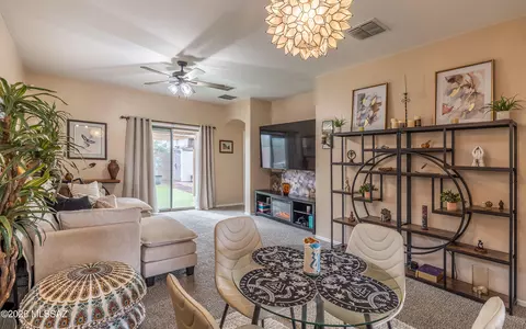 454 E Cactus Mountain Dr, Vail, AZ 85641
